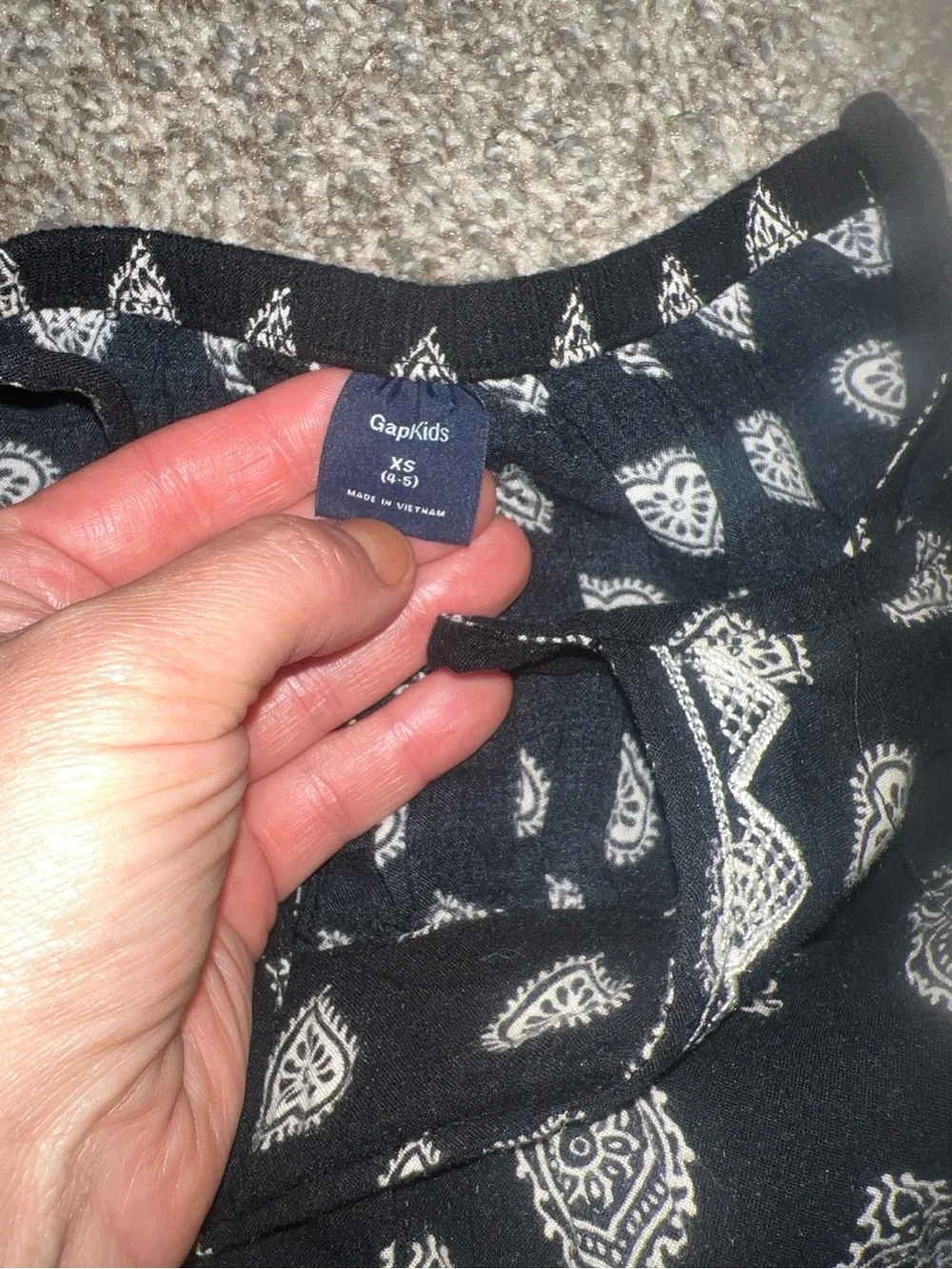 GAP Kids Black Paisley Print Romper size 4/5